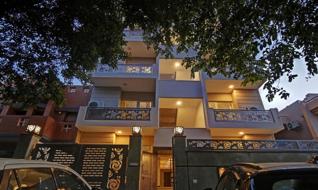 Treebo Aviraj Inn Нойда Экстерьер фото