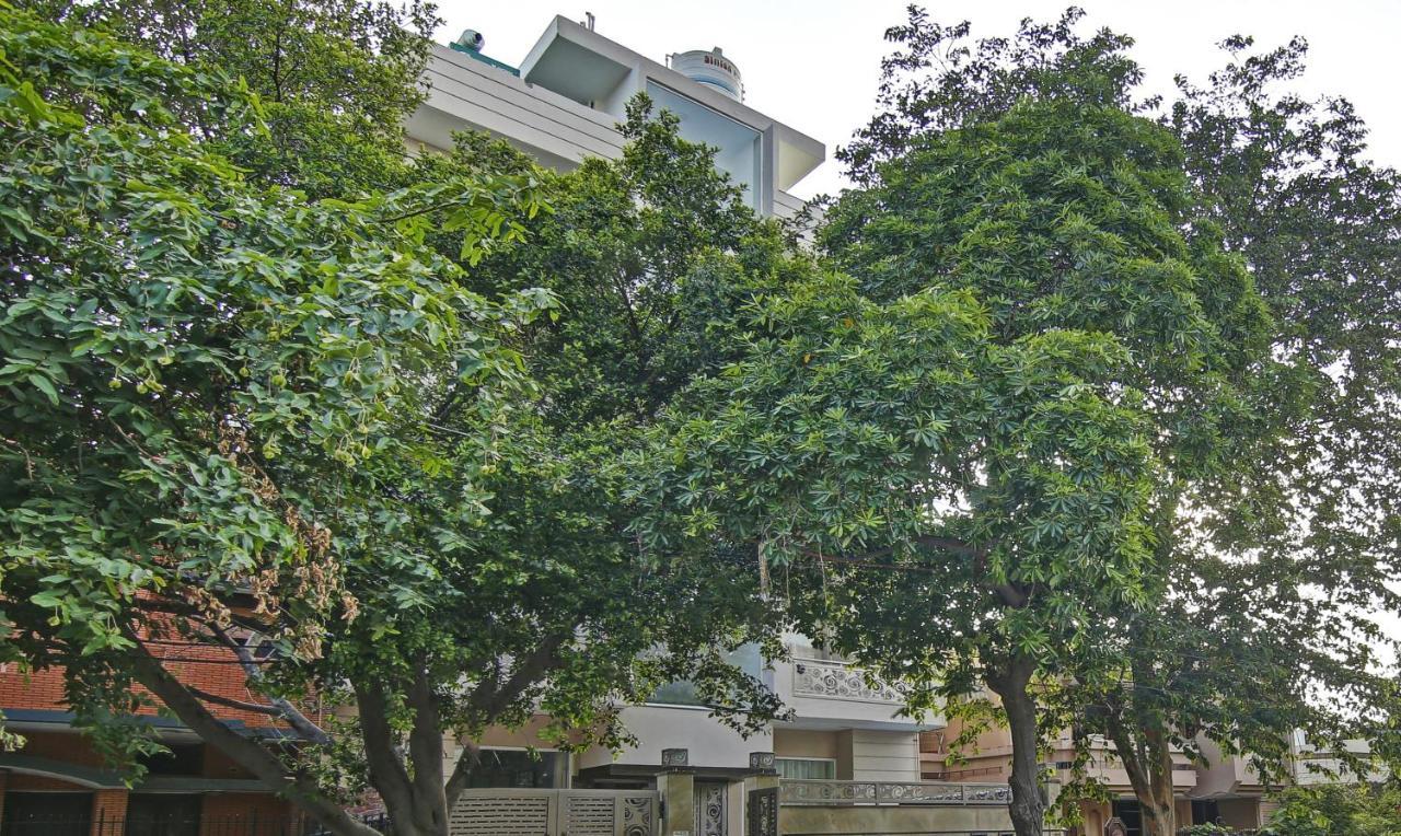 Treebo Aviraj Inn Нойда Экстерьер фото